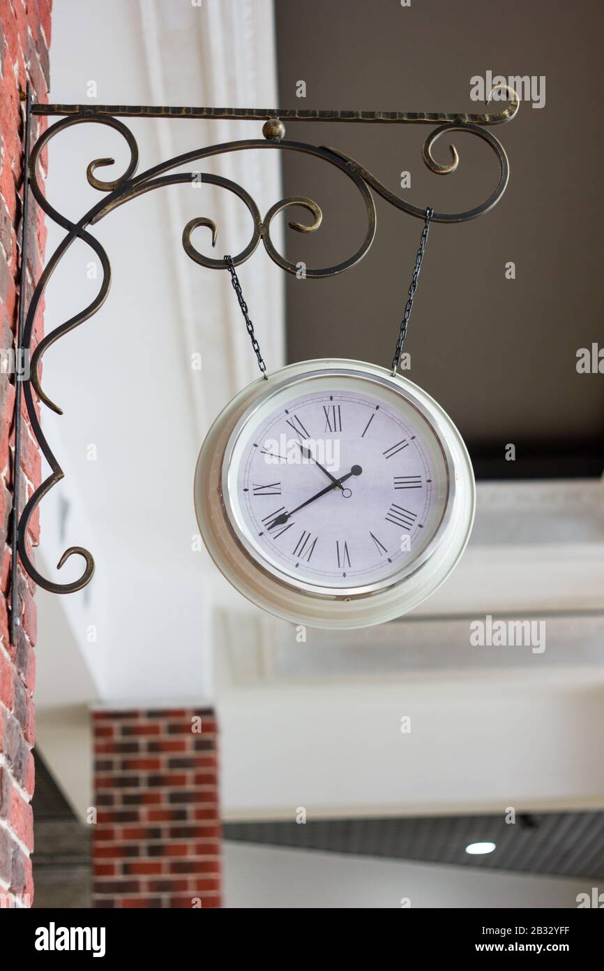 Vintage analog clock on street of Russia Stock Photo Alamy