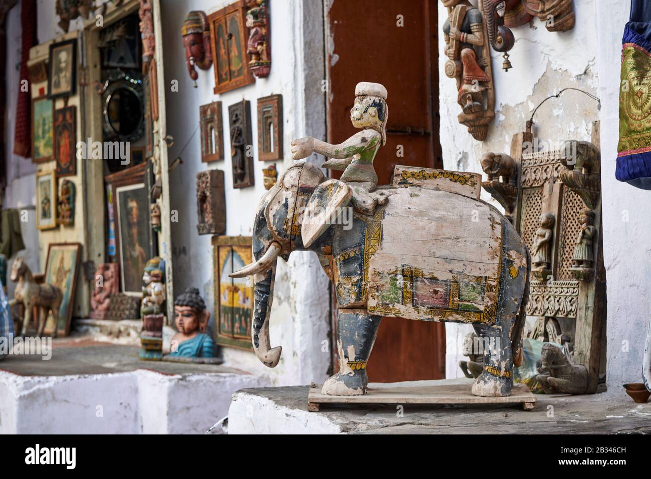 Souvenir shop in the streets of Udaipur, Rajasthan, India Stock Photo