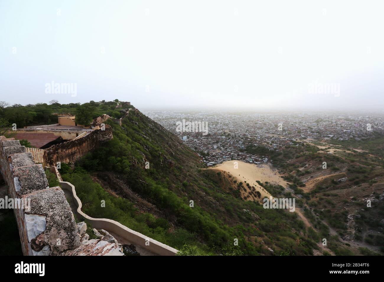 Nahargarh fort wall overlooking Jaipur, Rajasthan, India Stock Photo