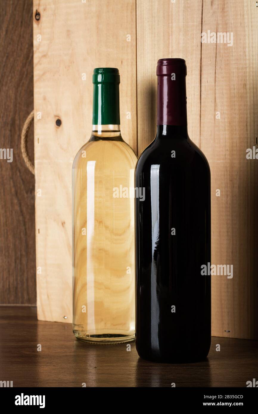 Download Wooden Wine Box High Resolution Stock Photography And Images Alamy Yellowimages Mockups