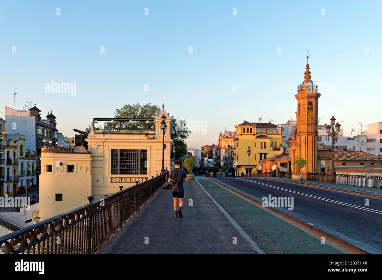 Puente de triana hi-res stock photography and images - Alamy