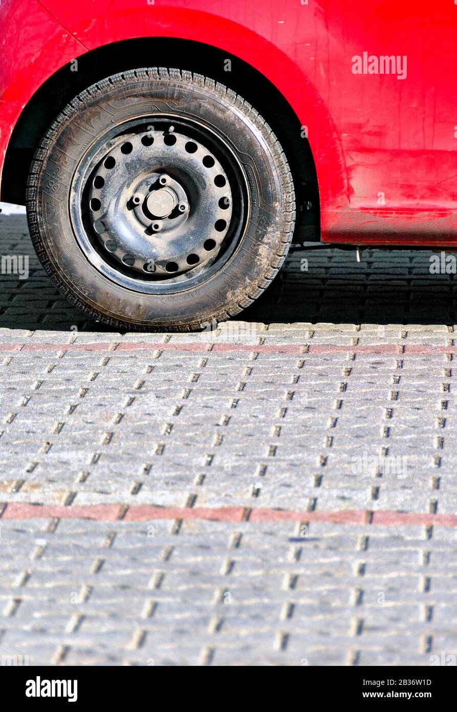 Steel wheel rim hi-res stock photography and images - Alamy