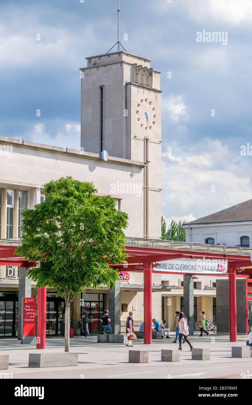 France, Puy de Dome, Clermont Ferrand, railway station Stock Photo Alamy
