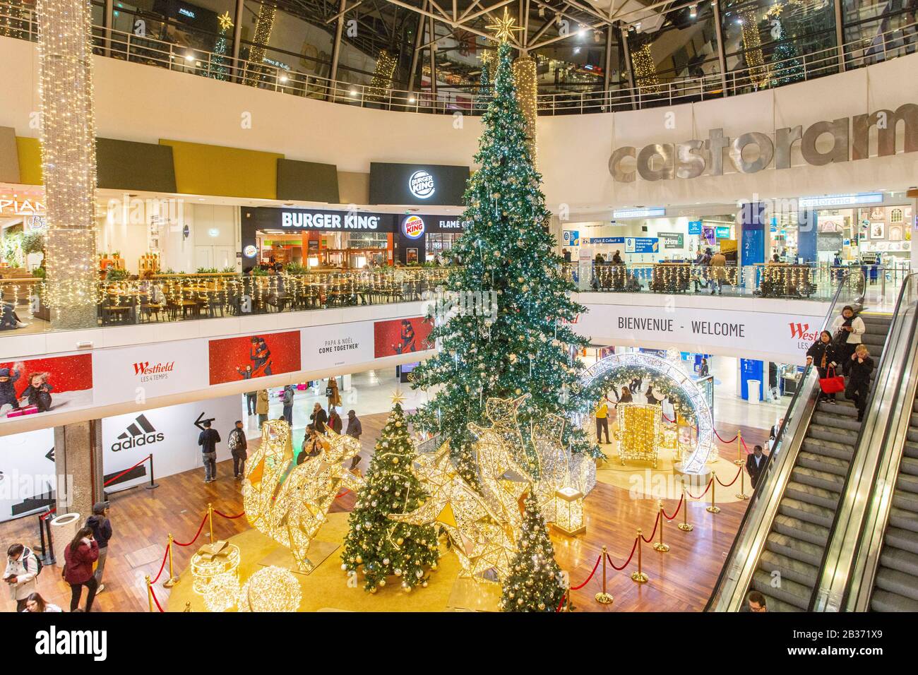 France, Hauts de Seine, La business district, shopping mall Westfield Les 4 Temps Stock Photo Alamy