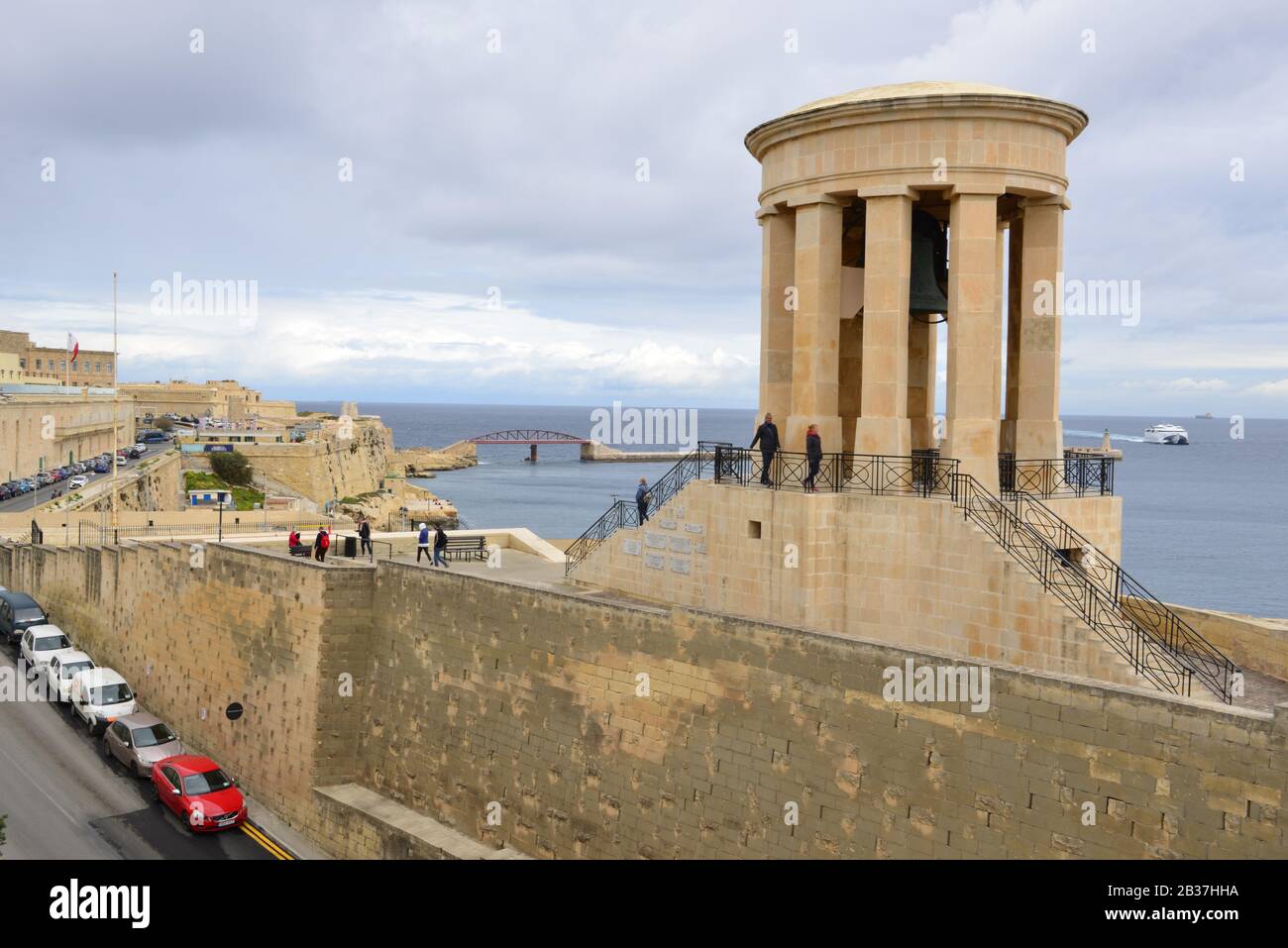 Siege Bell War Memorial Stock Photo Alamy