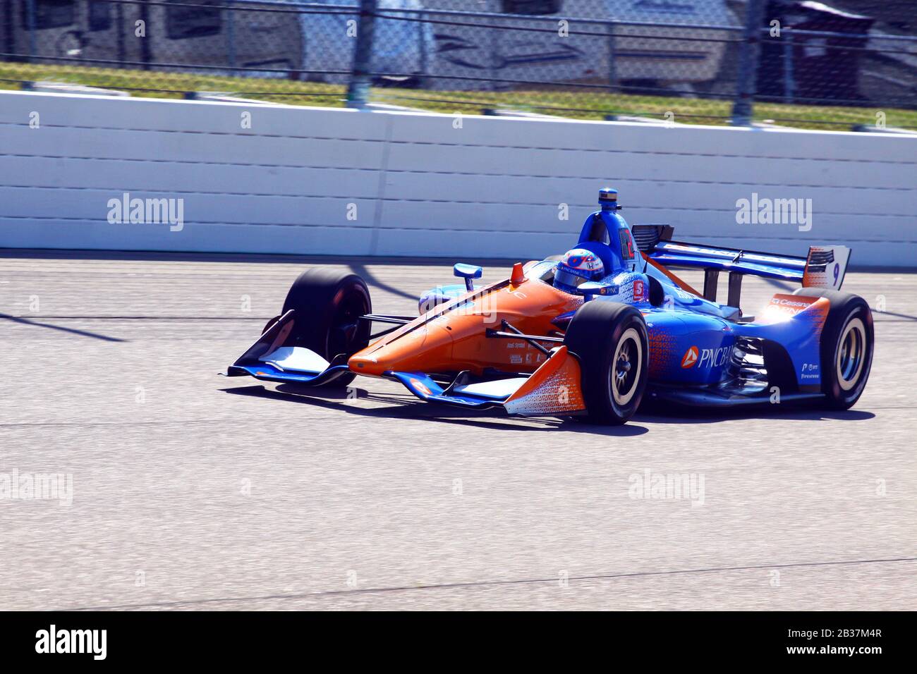 Newton Iowa, July 19, 2019: 9 Scott Dixon, New Zealand, Chip Ganassi Racing, on race track during practice session for the Iowa 300 Indycar race. Stock Photo