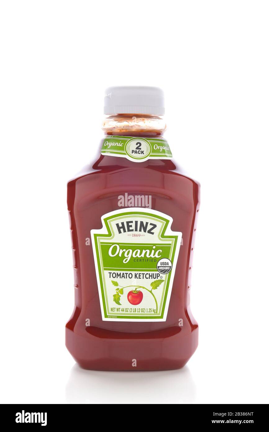 IRVINE, CALIFORNIA - NOVEMBER 16, 2016: A  bottle Heinz Organic Ketchup. With the same taste as their classic ketchup but every tomato is organically Stock Photo