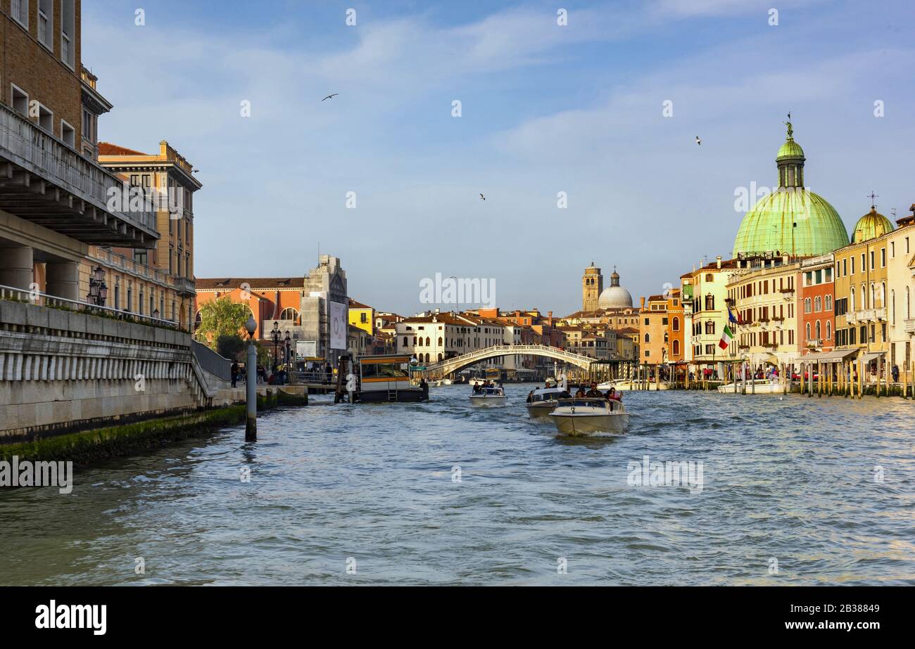 Canal grande architecture venice hi-res stock photography and images ...