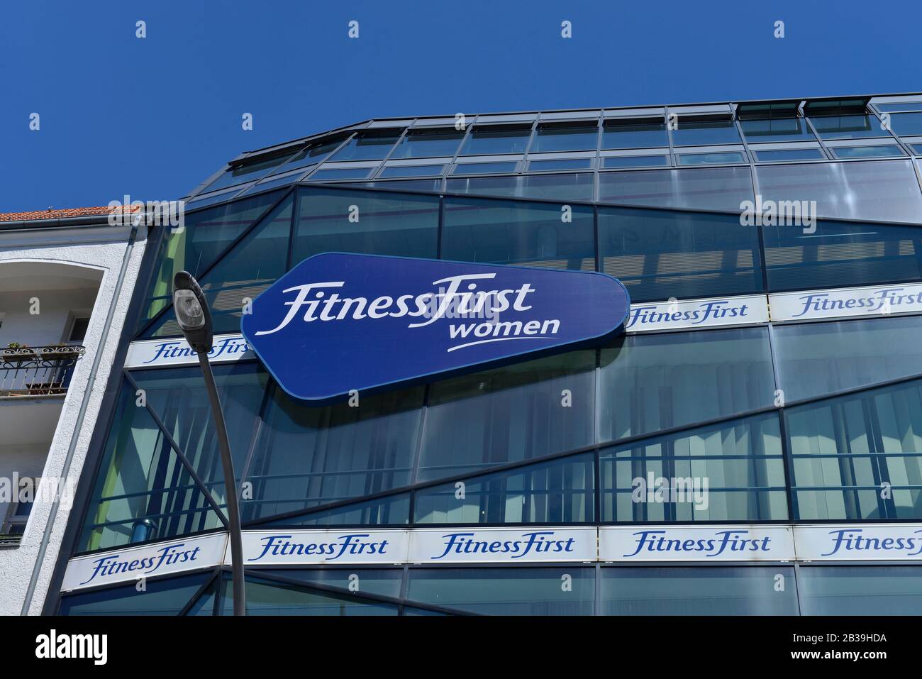 Fitness first, Muellerstrasse, Wedding, Mitte, Berlin, Deutschland Stock  Photo - Alamy, image size:1300x957