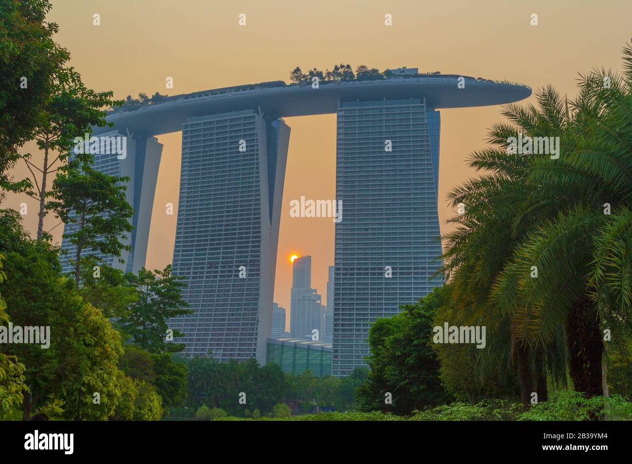 View singapore flyer gardens hi-res stock photography and images - Alamy