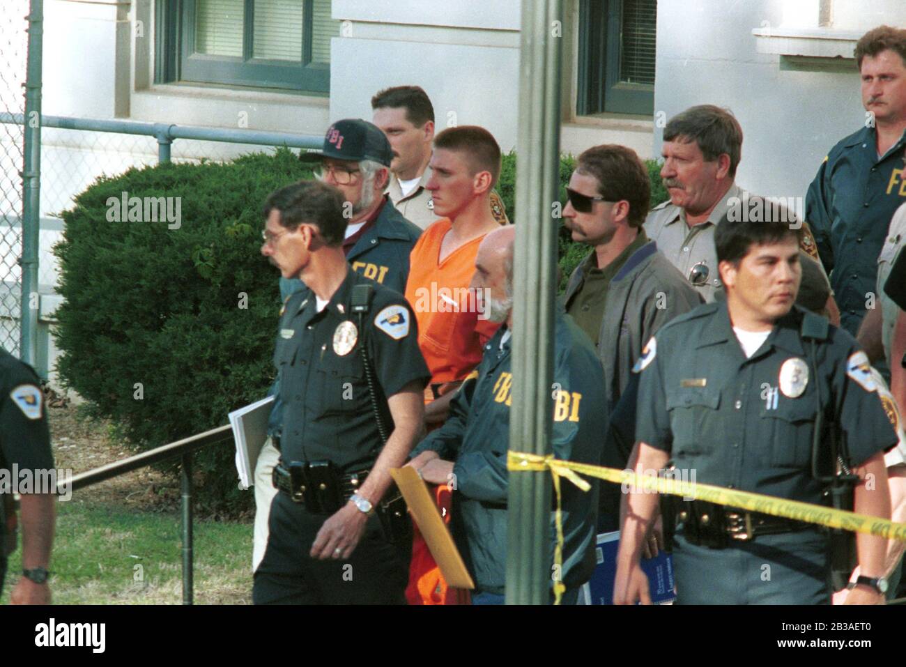 Perry, Oklahoma USA, Apr. 21, 1995.: Timothy McVeigh under arrest 2 ...