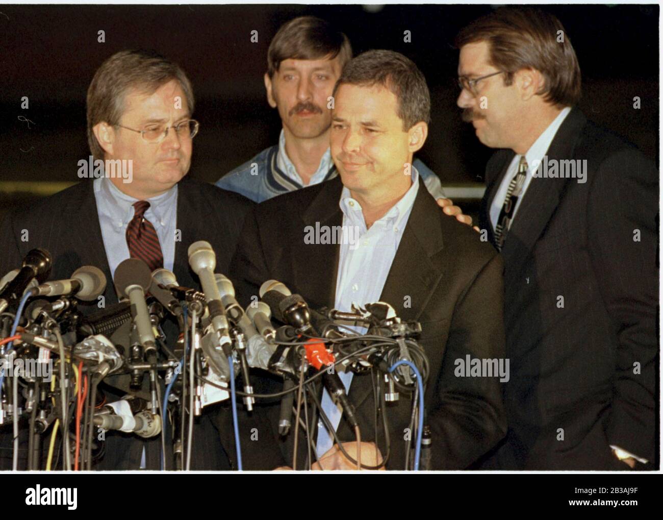 Huntsville Texas 03feb1998 Meeting The Assembled World Press After Witnessing The Execution Of 