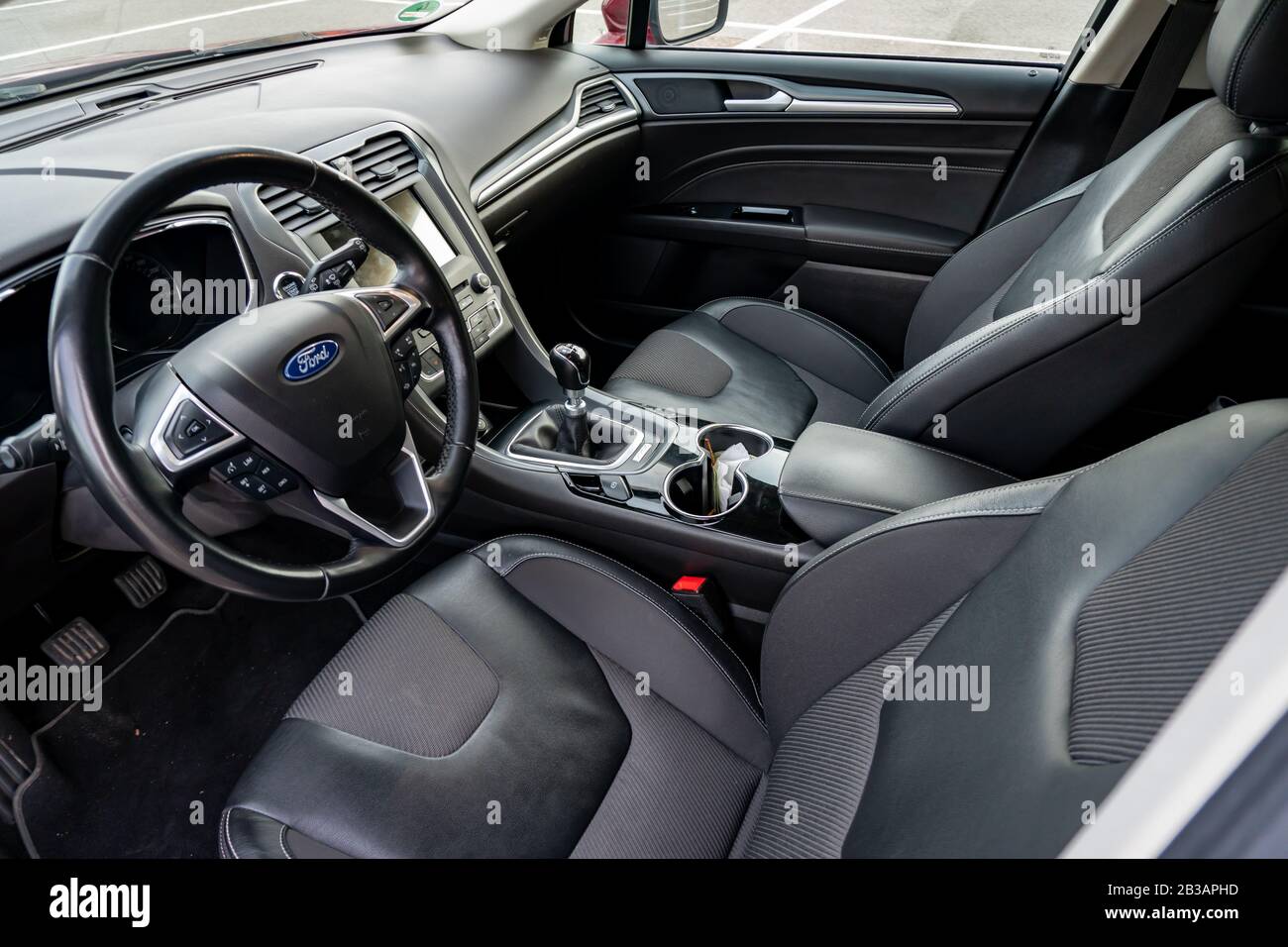 Latest technology multimedia system, SYNC 3 mounted on a Ford Mondeo  Titanium MK5, year 2017. Touchscreen screen and connection to Android car  Stock Photo - Alamy