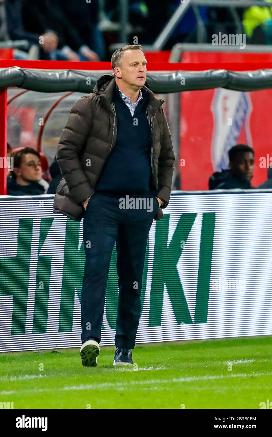 UTRECHT, 04-03-2020, football, Dutch KNVB Beker, 2019/2020, during the  match FC Utrecht - Ajax, FC Utrecht coach John van den Brom Credit: Pro  Shots/Alamy Live News Stock Photo - Alamy