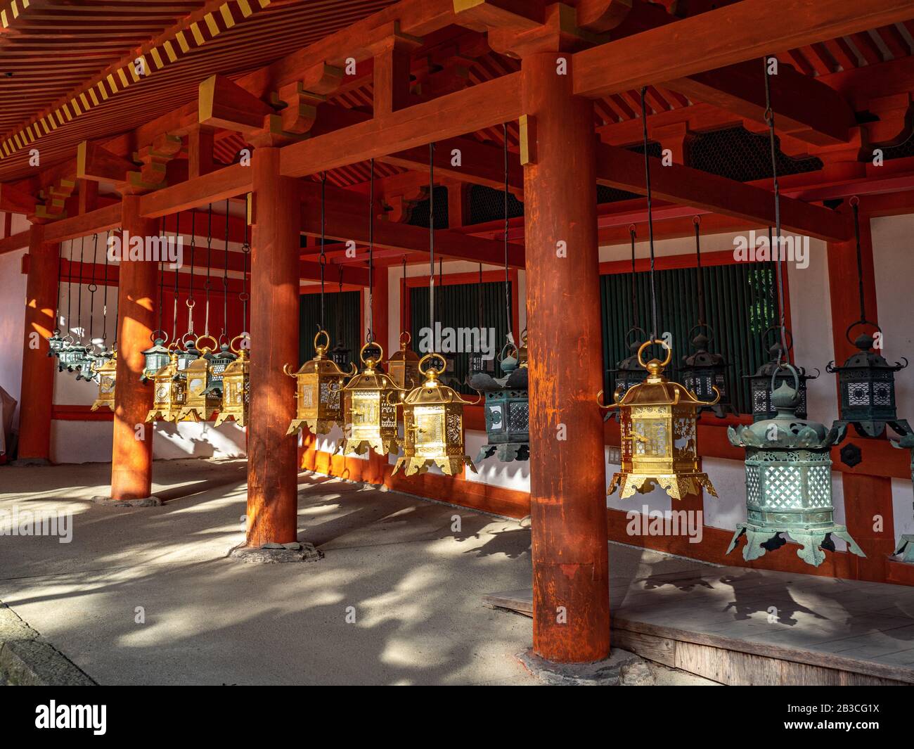 Bronze Antique Lantern Japanese Hi res Stock Photography And Images Alamy bronze-antique-lantern-japanese-hi-res-stock-photography-and-images-alamy