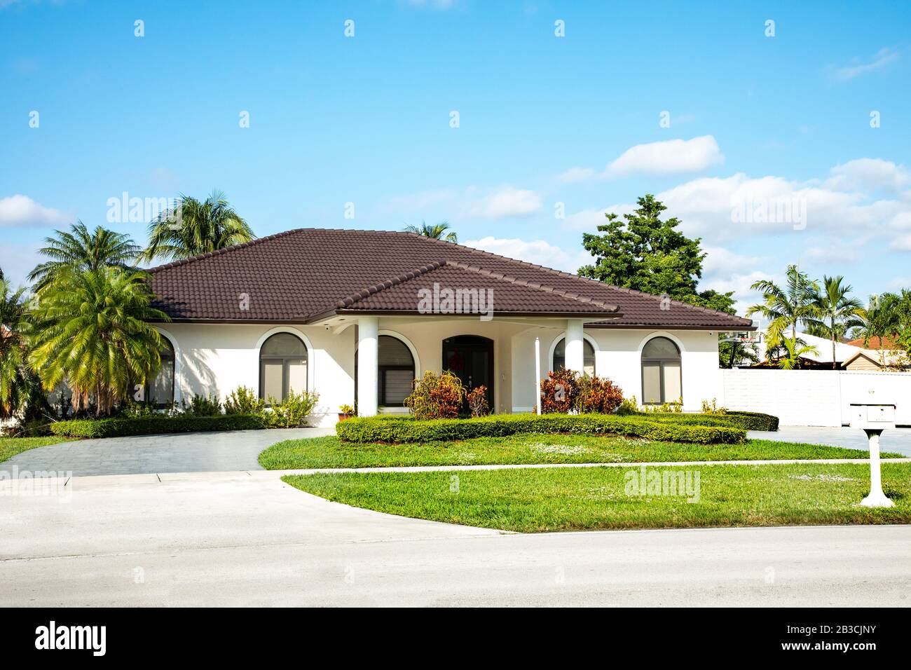 Beautiful Modern Residential Houses Homes in Florida Stock Photo - Alamy