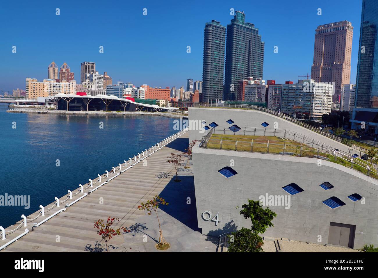Waterfront and pier in Kaohsiung Harbour, Kaohsiung City, Taiwan Stock Photo