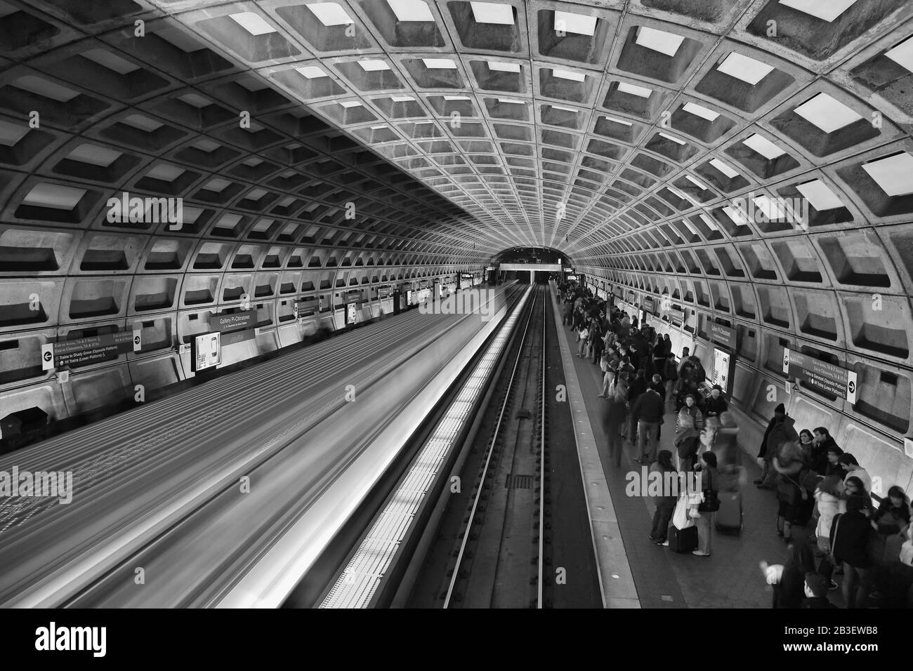 Washington dc metro subway Black and White Stock Photos & Images - Alamy
