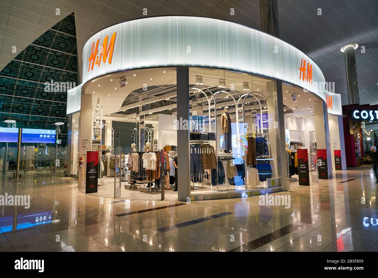 DUBAI, UAE - CIRCA FEBRUARY, 2019: view of H&M storefront in Dubai ...