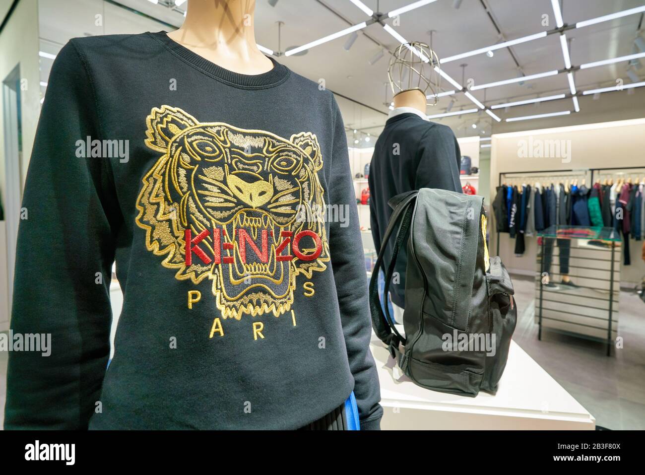 Kenzo fashion shop hi-res stock photography and images - Page 2 - Alamy