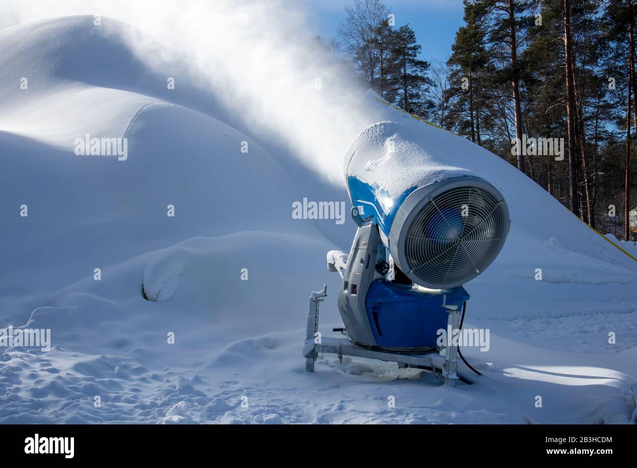Artificial snowing hires stock photography and images Alamy