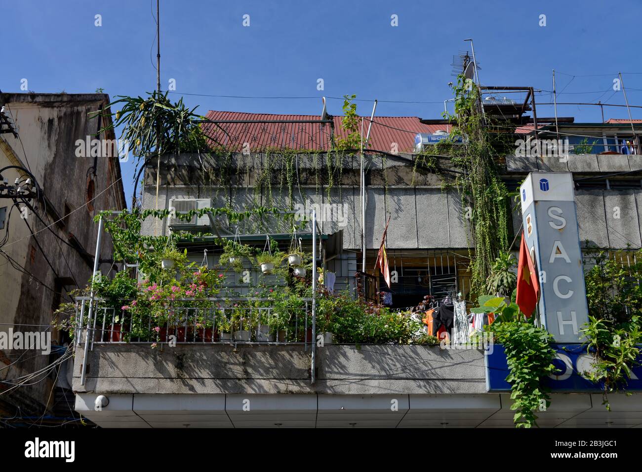 Balkon, Trang Tien, Hanoi, Vietnam Stock Photo