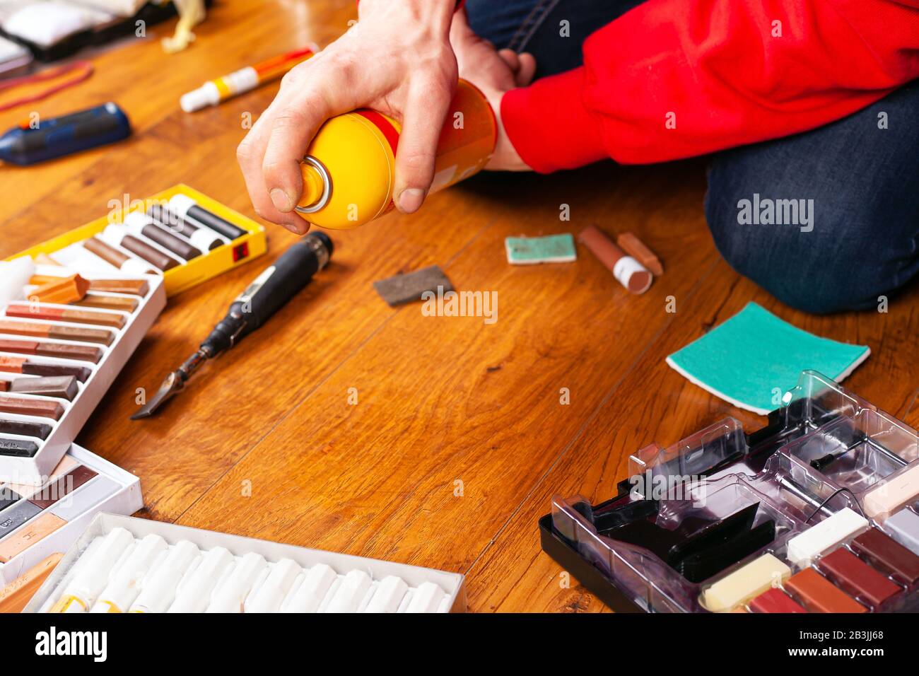 Laminate and parquet restoration wood repair tool kit wax pencils