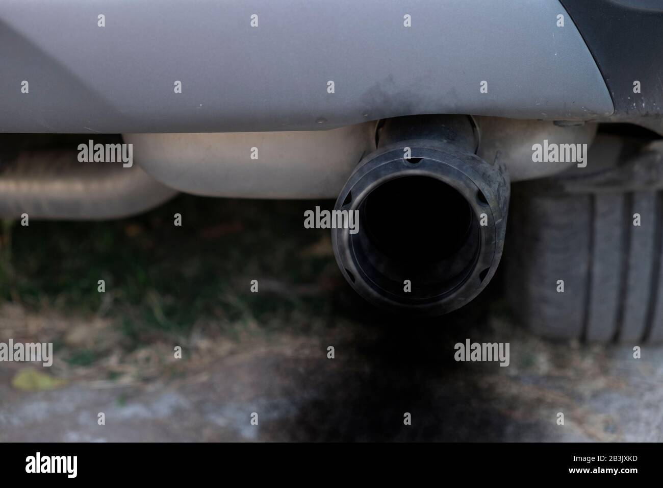 Car exhaust pipe hires stock photography and images Alamy