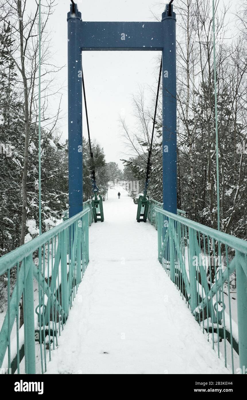 Cable stayed pedestrian bridge hi-res stock photography and images - Alamy