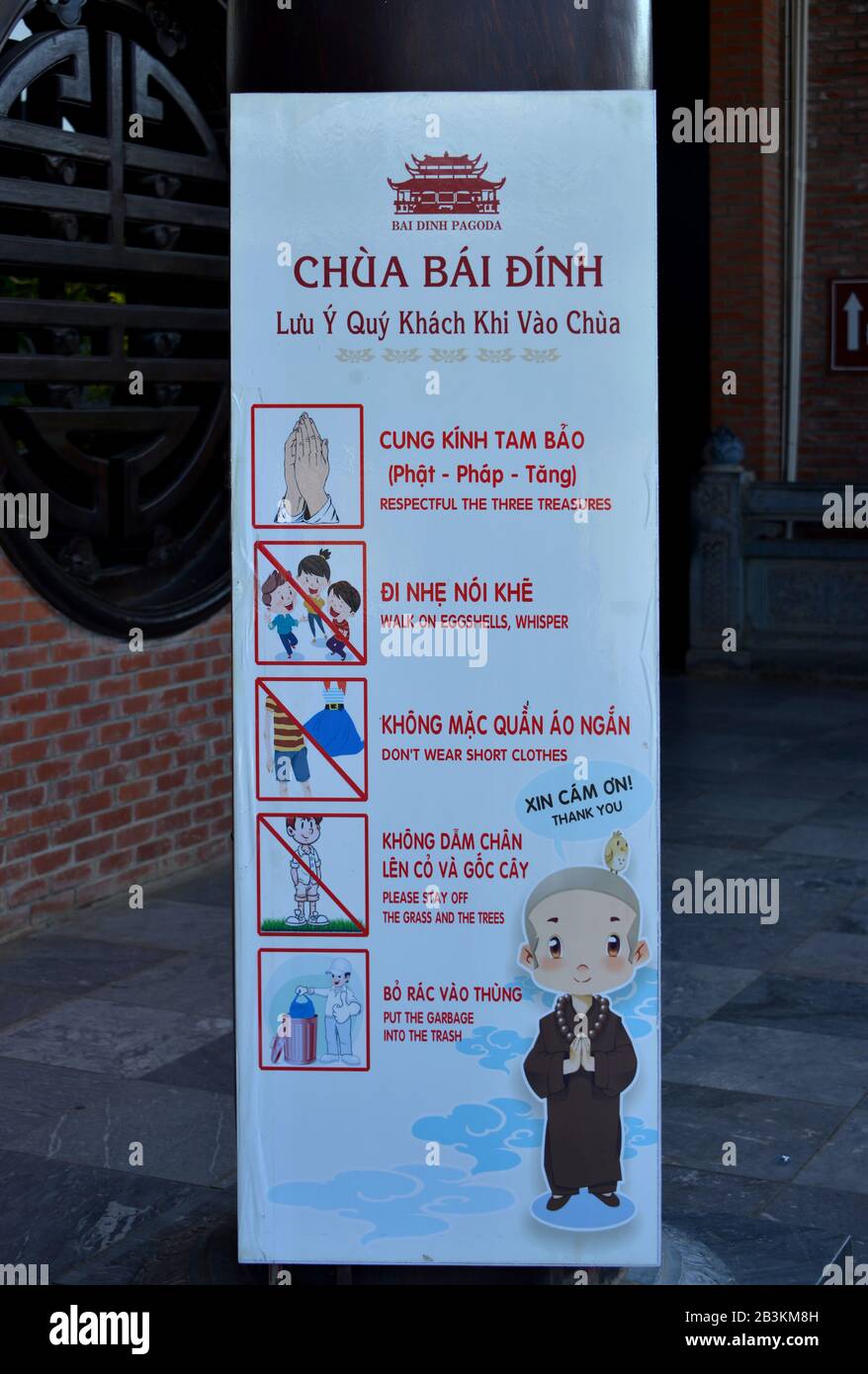 Kleiderordnung, Tempel, Chua Bai Dinh, Vietnam Stock Photo