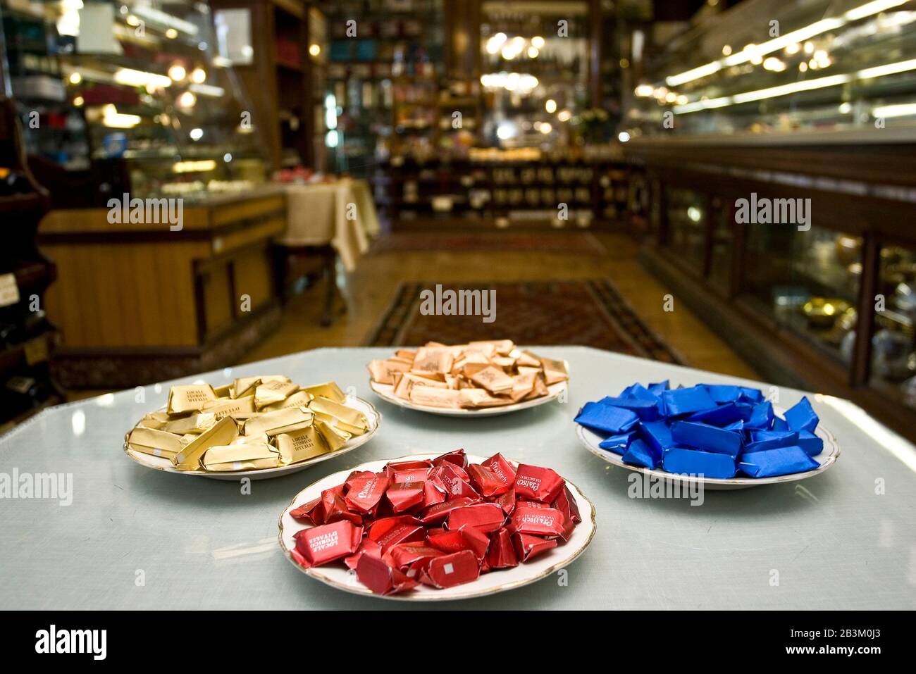 Gianduiotto chocolate hi-res stock photography and images - Alamy