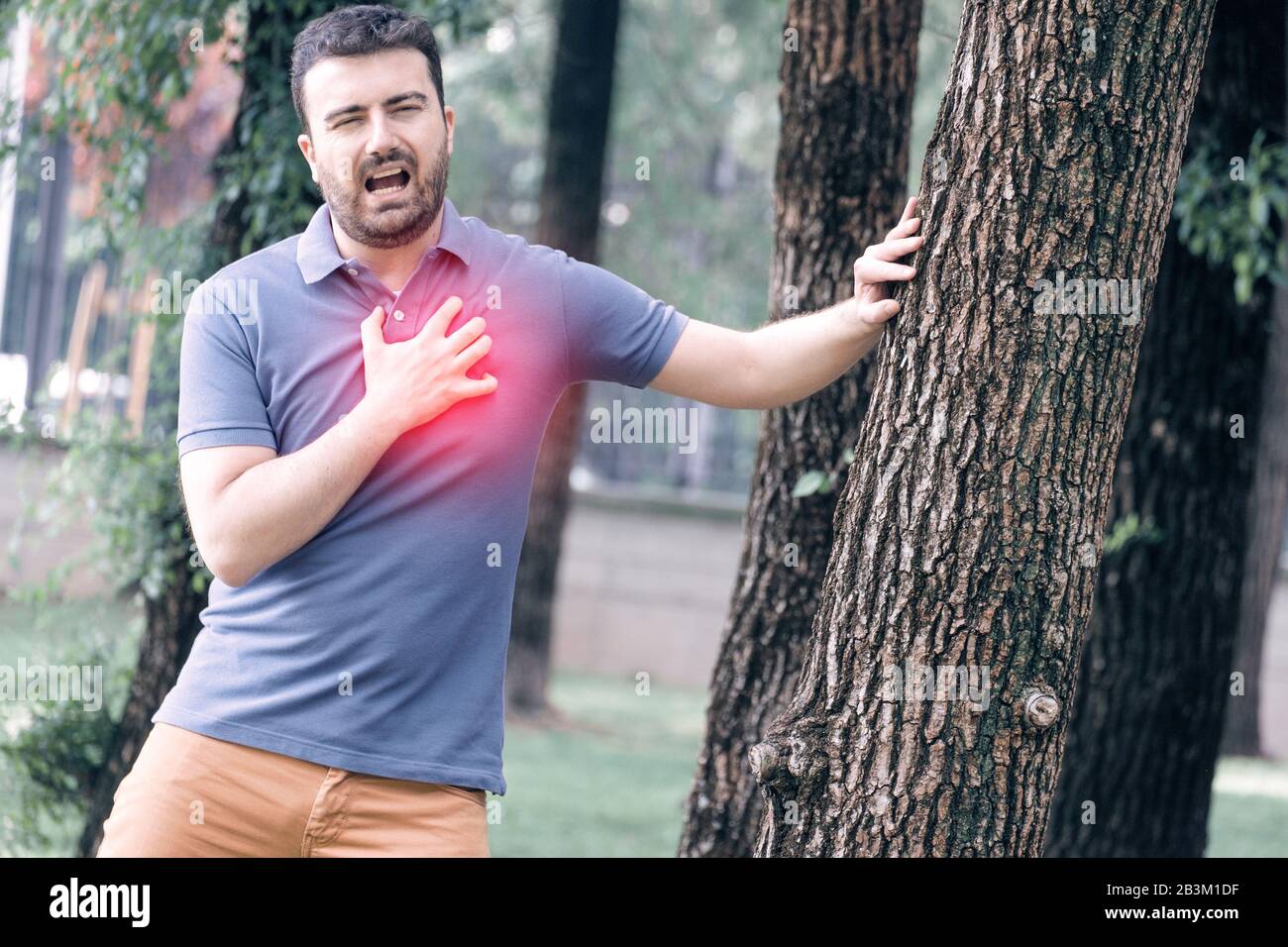 Clutching chest hires stock photography and images Alamy