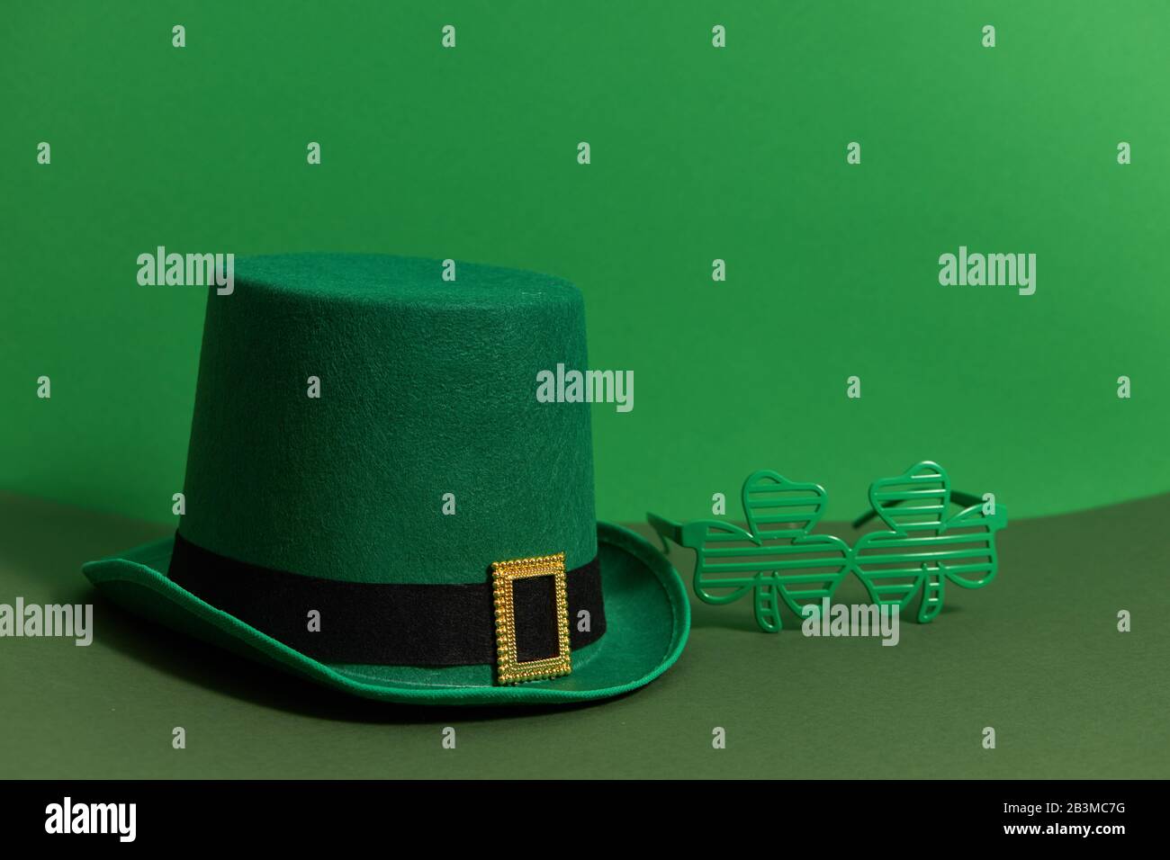 Happy St Patricks Day. Lepricon hat with glasses in the shape of a ...