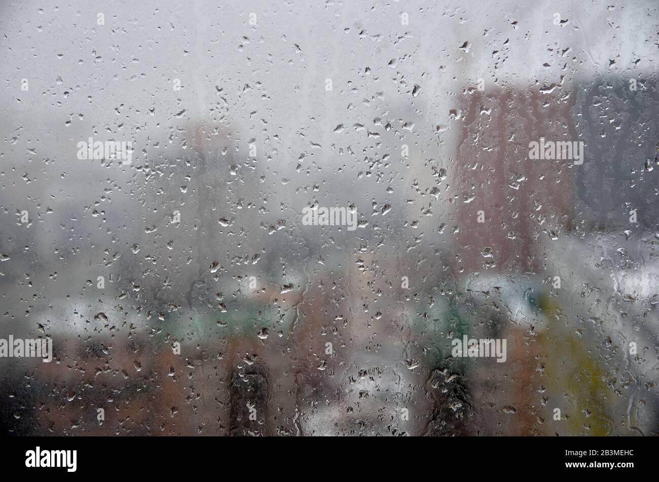 Glass rain blur background hi-res stock photography and images - Alamy