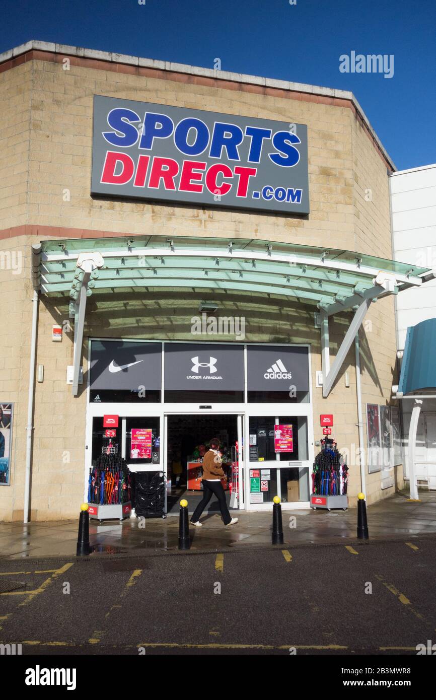 Entrance to Sports Direct.com store at Kew Retail Park, Richmond, Surrey, London, TW9, UK Stock Photo