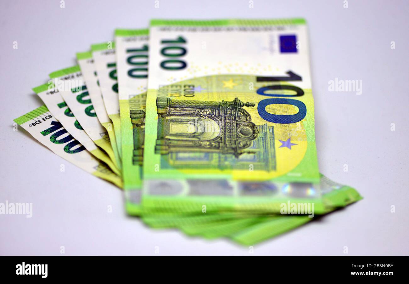 100 euro note hi-res stock photography and images - Alamy