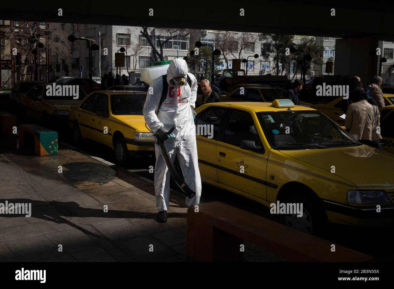 March 5, 2020, Tehran, Iran: Iranian firefighters and municipality workers disinfect a street because of the new coronavirus (COVID-19) in northern Tehran, Iran. Iran today reported 15 new deaths from the novel coronavirus and 591 fresh cases in the past 24 hours, bringing the toll to 107 dead and 3,513 infected. Iran has one of the highest death tolls in the world from the new coronavirus outside of China, the epicenter of the outbreak. (Credit Image: © Rouzbeh Fouladi/ZUMA Wire) Stock Photo