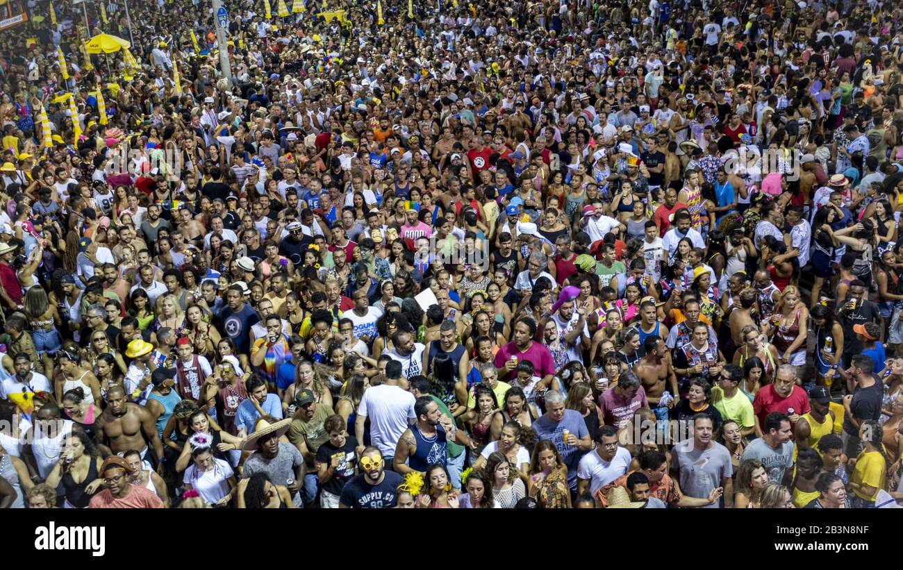 A carnival crowd following a trio electric float, Campo Grande, Salvador, Bahia, Brazil, South America Stock Photo