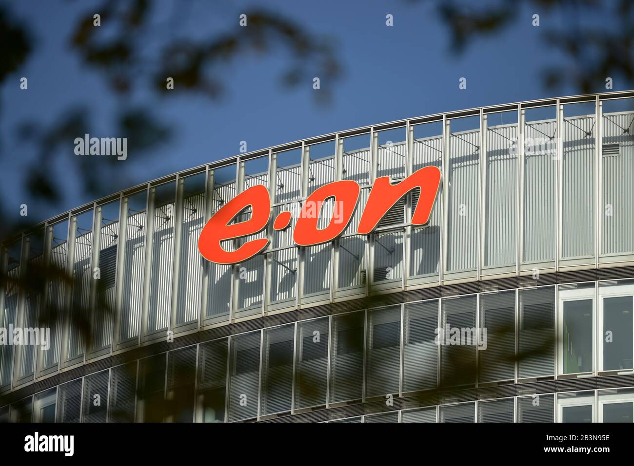 E.ON Hauptverwaltung, Bruesseler Platz, Essen, NordrheinWestfalen, Deutschland Stock Photo Alamy E.ON Hauptverwaltung, Bruesseler Platz, Essen, NordrheinWestfalen, Deutschland Stock Photo Alamy