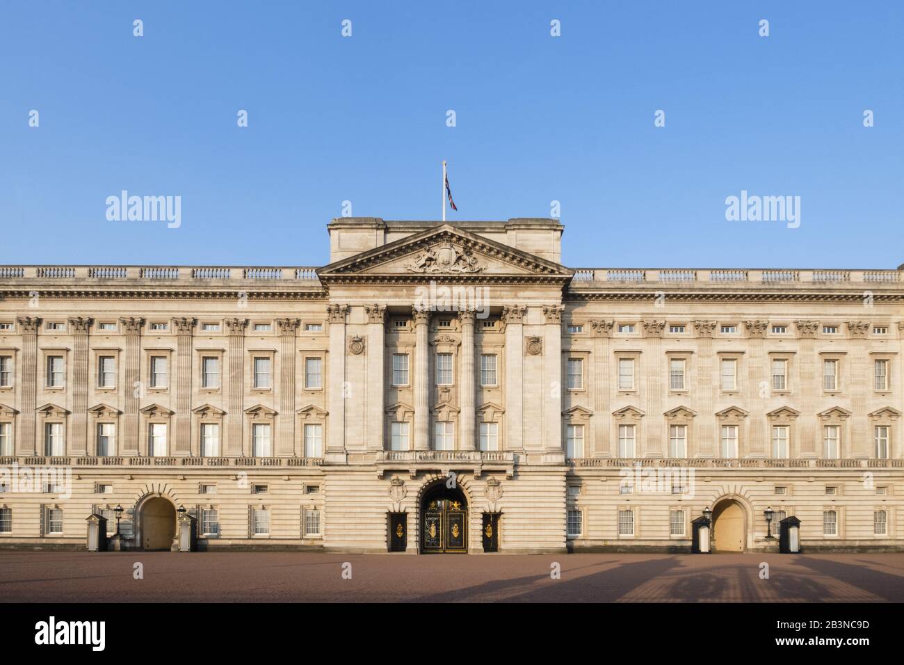 The facade of Buckingham Palace, the official residence of the Queen in Central London, England