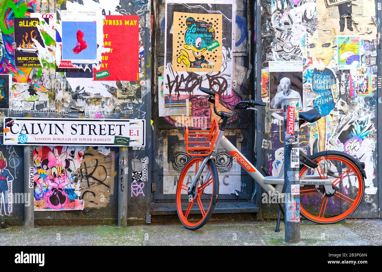 Rental bike on Calvin Street in Shoreditch East London Stock Photo Alamy