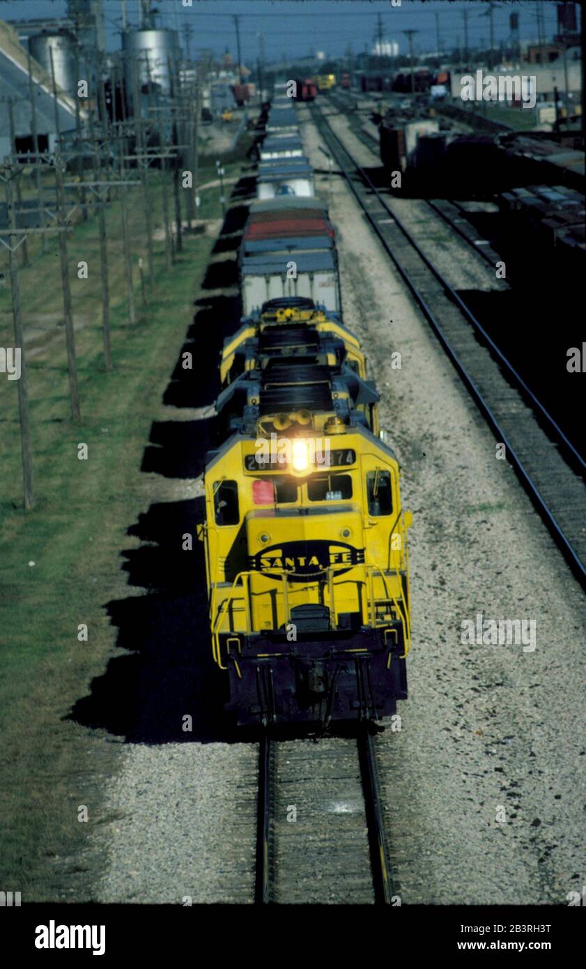 Diesel Freight Train Engine High Resolution Stock Photography and ...