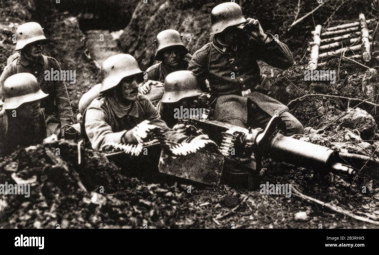 German soldiers manning a  Maschinengewehr 08, or MG 08, the German Army's standard machine gun on the Western Front in World War I. Stock Photo