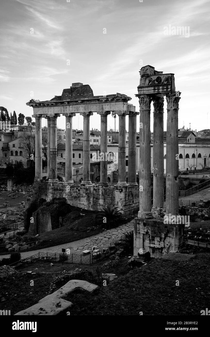 Rome, Italy, Europe: Image of the Temple of Saturn from the Arch of Septimius road Stock Photo