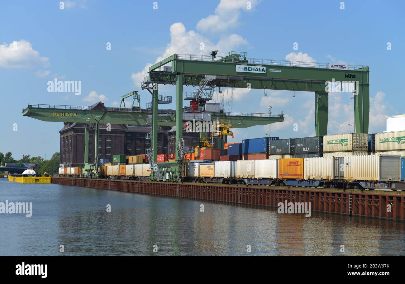 Containerkran, Westhafen, Moabit, Berlin, Deutschland Stock Photo