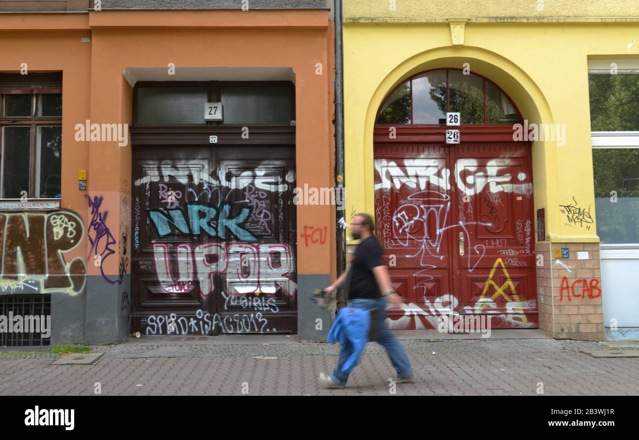 Graffiti, Wiener Strasse, Kreuzberg, Berlin, Deutschland Stock Photo