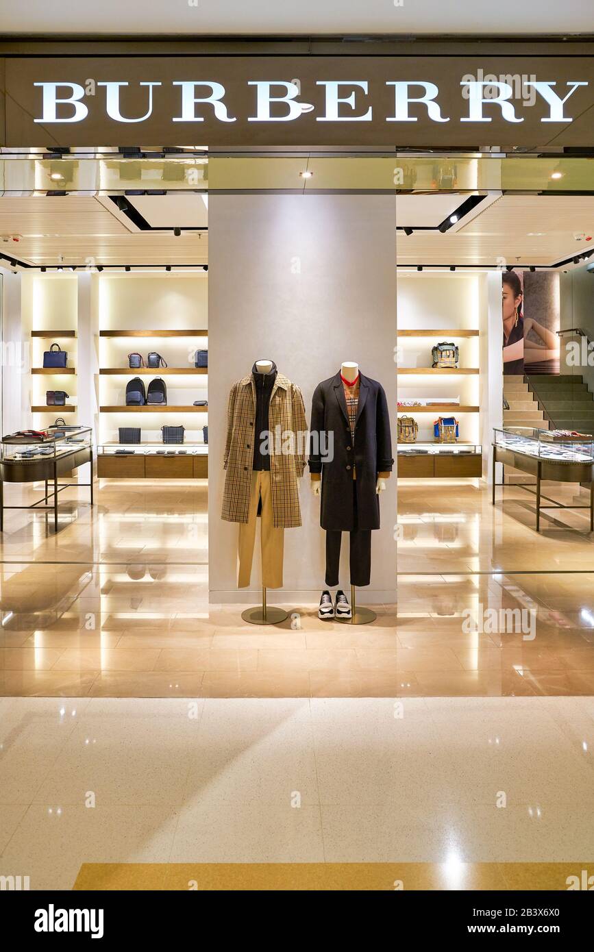 Burberry entrance hi-res stock photography and images - Alamy