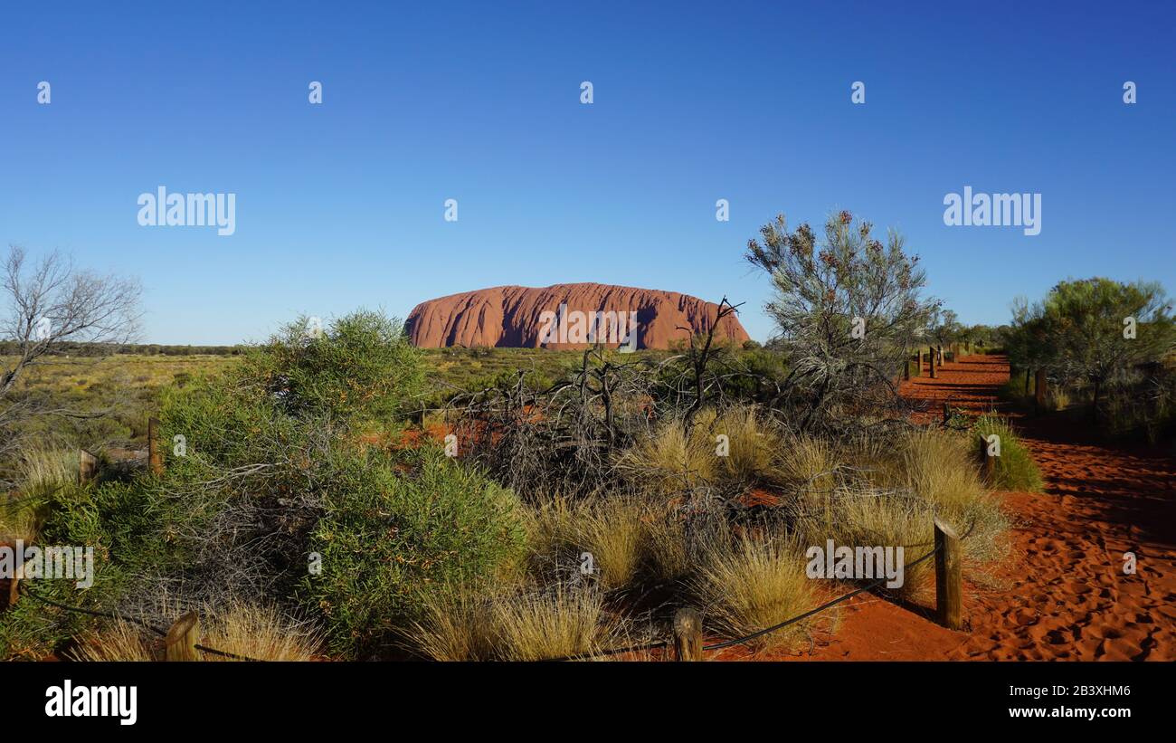 Drives through the Uluru-Kata-Tjuta Nationalpark Stock Photo