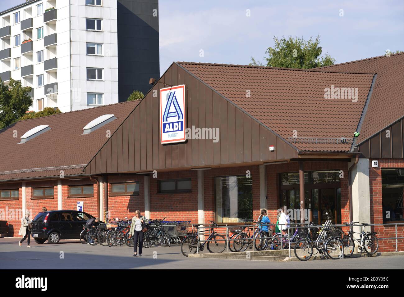 Aldi Markt, Wexstrasse, Schoeneberg, Berlin, Deutschland / Schöneberg