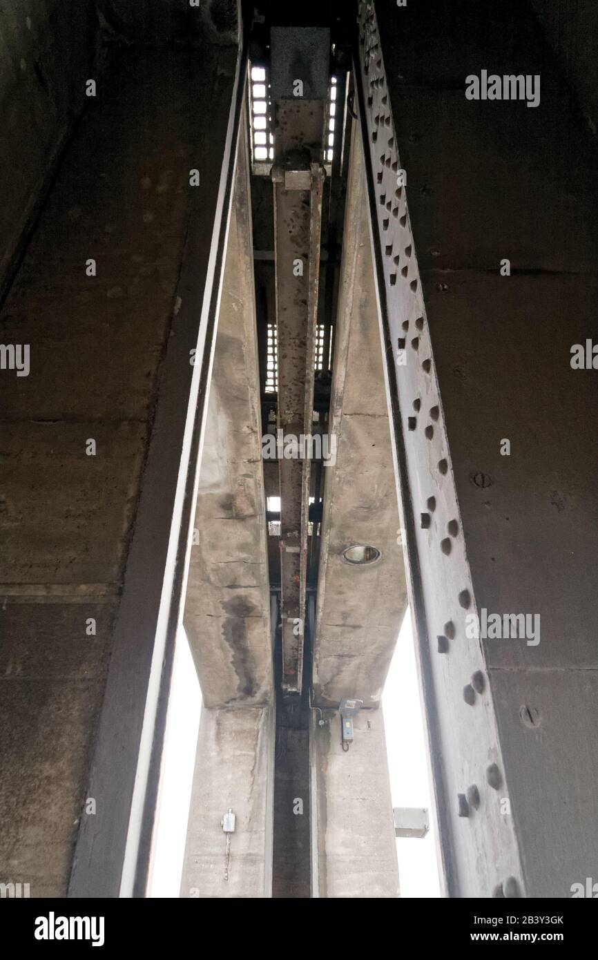 Rivets riveting steel bridge hires stock photography and images Alamy